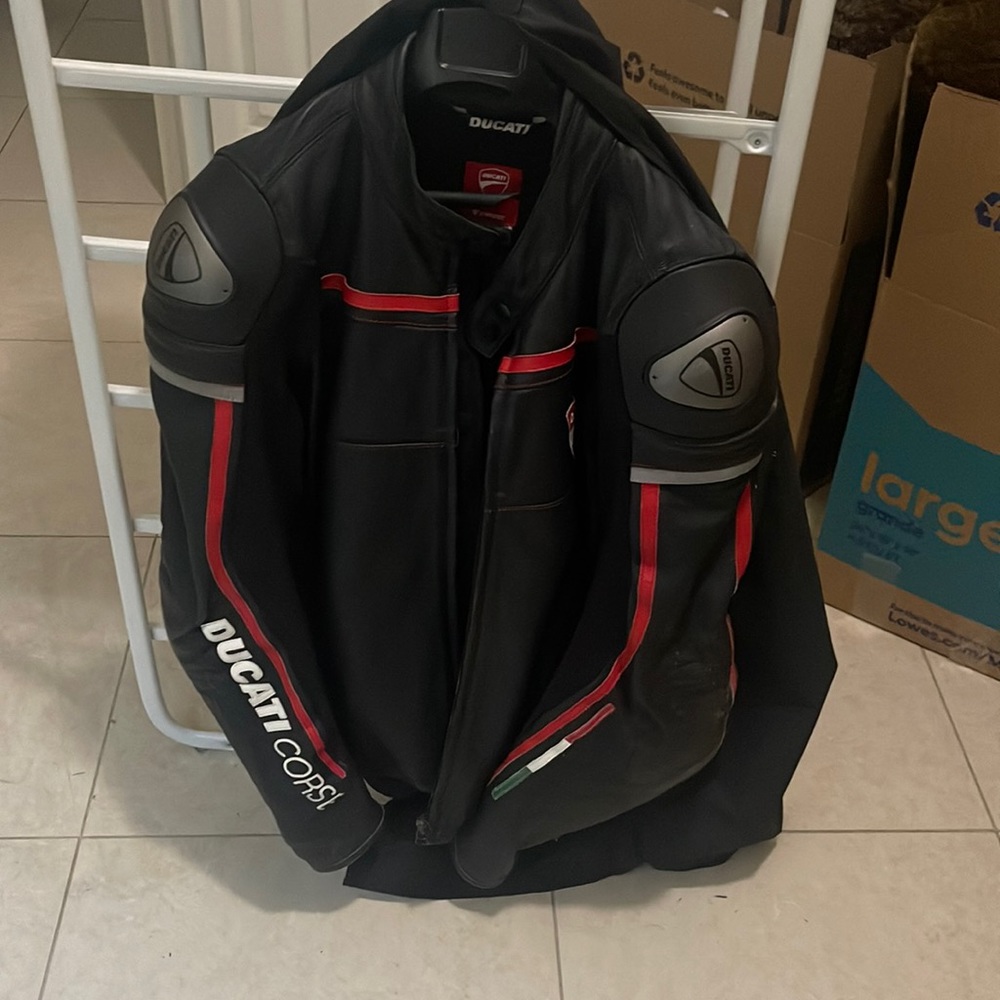 - Mens Leather Ducati Jacket XL